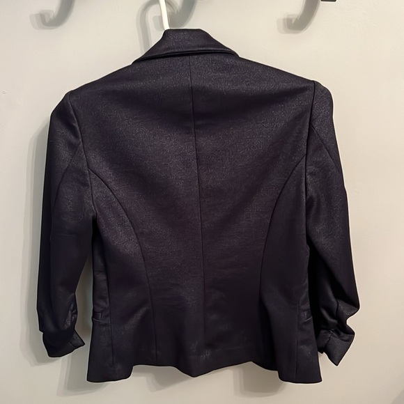 Amanda & Chelsea Blazer - Picture 3 of 4